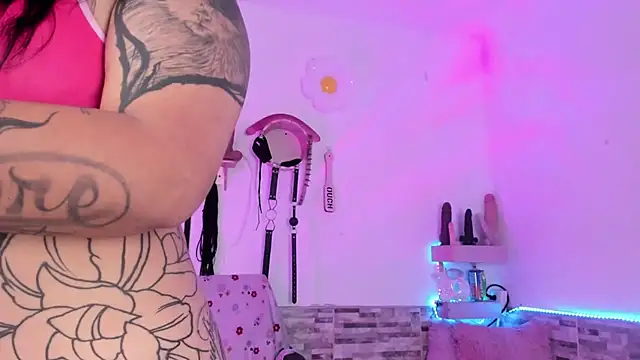 amyswallow7 online show from 02/13/26, 07:04