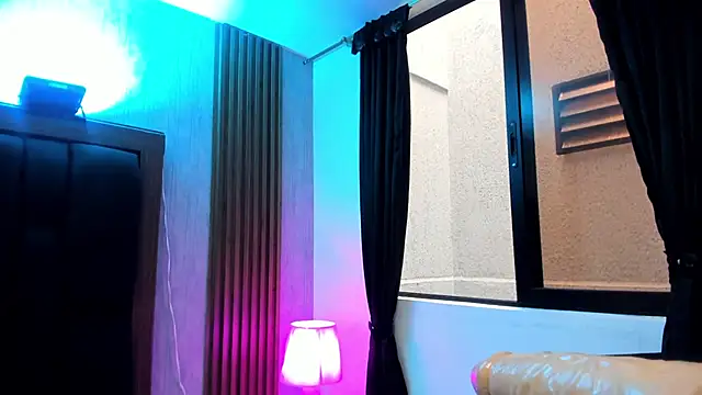 Elise-Leyton online show from 11/21/25, 06:06