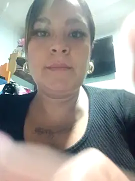 Elise-Leyton online show from 04/16/26, 01:39