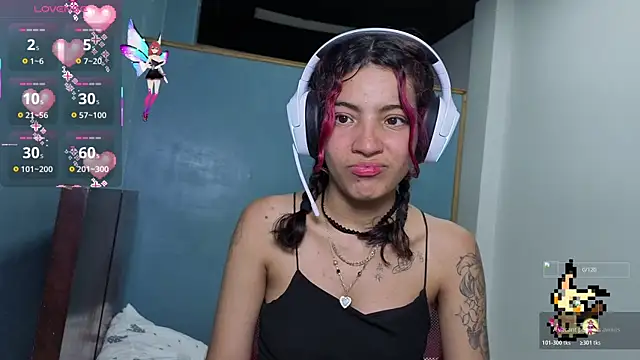 Lovelyamyy online show from 10/20/25, 04:13