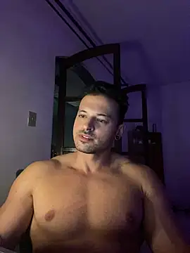 Snapshot of Lucasfit24 chatting on 03/08/25, 01:28 Lucasfit24 online show from 03/08/25, 01:28