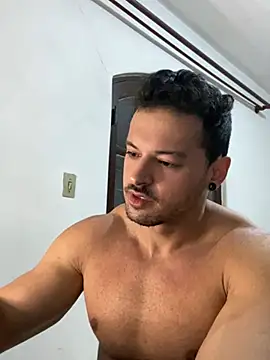 Snapshot of Lucasfit24 chatting on 03/13/25, 11:51 Lucasfit24 online show from 03/13/25, 11:51