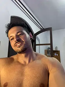 Snapshot of Lucasfit24 chatting on 03/14/25, 11:32 Lucasfit24 online show from 03/14/25, 11:32
