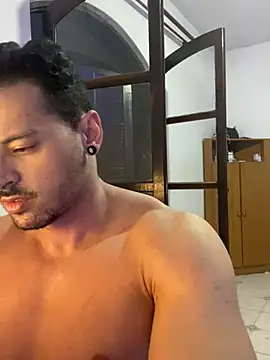 Snapshot of Lucasfit24 chatting on 03/15/25, 11:50 Lucasfit24 online show from 03/15/25, 11:50