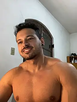 Snapshot of Lucasfit24 chatting on 03/20/25, 12:00 Lucasfit24 online show from 03/20/25, 12:00