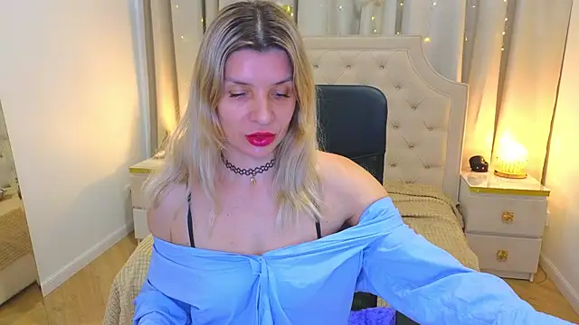 Snapshot of M_I_A_M_I_A chatting on 03/20/25, 11:05 M I A M I A online show from 03/20/25, 11:05