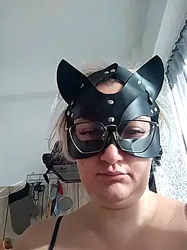 Snapshot of blondaf chatting on 10/10/25, 06:34 blondaf online show from 10/10/25, 06:34