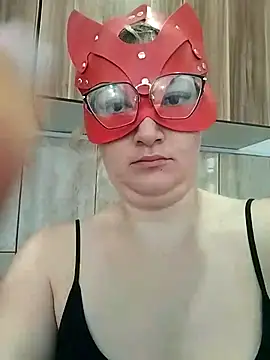 Snapshot of blondaf chatting on 11/27/25, 05:53 blondaf online show from 11/27/25, 05:53