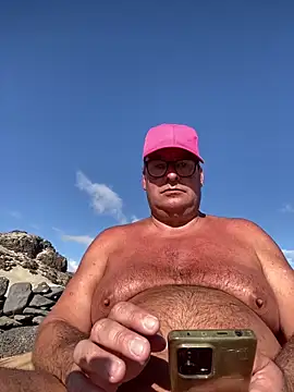 Snapshot of MountJohnXL chatting on 12/20/25, 03:30 MountJohnXL online show from 12/20/25, 03:30