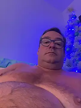 Snapshot of MountJohnXL chatting on 12/23/25, 02:42 MountJohnXL online show from 12/23/25, 02:42