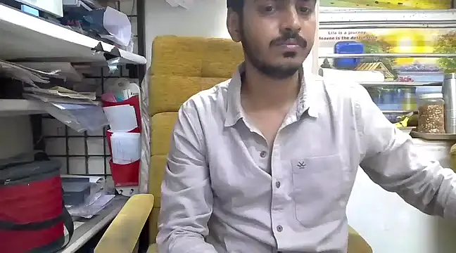 Snapshot of cute_modell chatting on 03/22/25, 12:04 cute modell online show from 03/22/25, 12:04