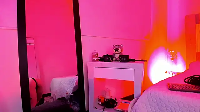 coral jonesss online show from 10/17/25, 03:25