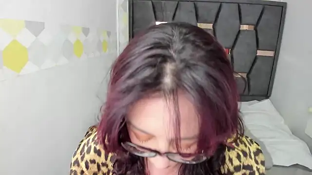 Victoria Adamns online show from 09/27/25, 11:59