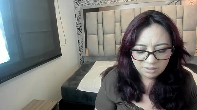 Victoria Adamns online show from 12/02/25, 11:59