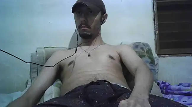 Snapshot of michel1520 chatting on 01/15/25, 01:20 michel1520 online show from 01/15/25, 01:20