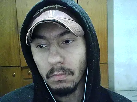 Snapshot of michel1520 chatting on 10/10/25, 02:21 michel1520 online show from 10/10/25, 02:21