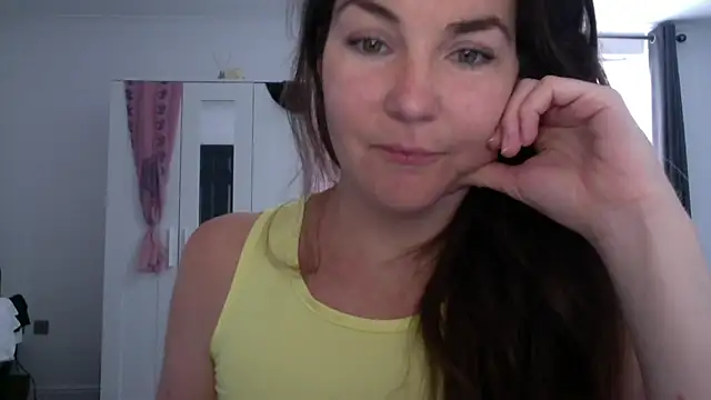 Snapshot of LittleMissFoxx chatting on 06/20/26, 05:16 LittleMissFoxx online show from 06/20/26, 05:16
