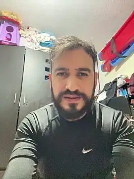 Snapshot of leonardohot1987 chatting on 01/17/25, 05:42 leonardohot1987 online show from 01/17/25, 05:42