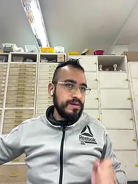 Snapshot of leonardohot1987 chatting on 01/17/25, 05:41 leonardohot1987 online show from 01/17/25, 05:41