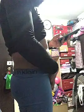 Snapshot of leonardohot1987 chatting on 01/22/25, 05:16 leonardohot1987 online show from 01/22/25, 05:16