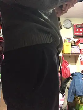 Snapshot of leonardohot1987 chatting on 01/28/25, 04:18 leonardohot1987 online show from 01/28/25, 04:18