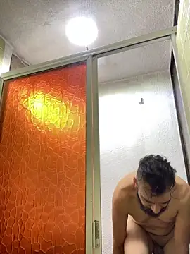 Snapshot of leonardohot1987 chatting on 02/08/25, 09:04 leonardohot1987 online show from 02/08/25, 09:04