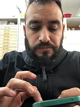 Snapshot of leonardohot1987 chatting on 02/10/25, 05:41 leonardohot1987 online show from 02/10/25, 05:41