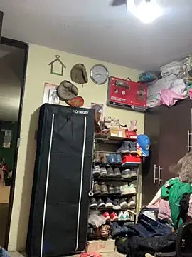 Snapshot of leonardohot1987 chatting on 02/25/25, 04:57 leonardohot1987 online show from 02/25/25, 04:57