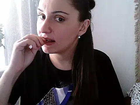 Yuliia30 online show from 12/18/25, 11:27