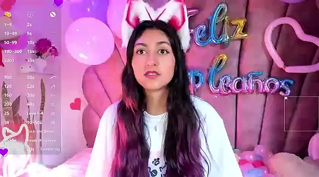 sweetfoxy 17 online show from 02/17/25, 09:30