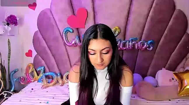 sweetfoxy 17 online show from 02/25/25, 09:13