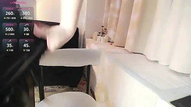 Hey-Cute online show from 02/15/25, 04:01