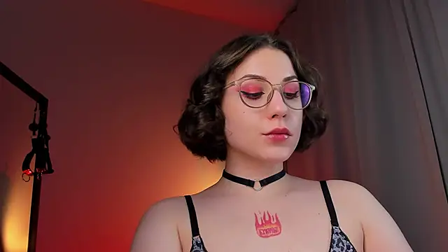 Eva Moss  online show from 03/01/25, 12:07