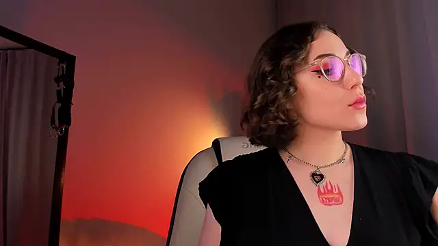 Eva Moss  online show from 03/14/25, 12:43