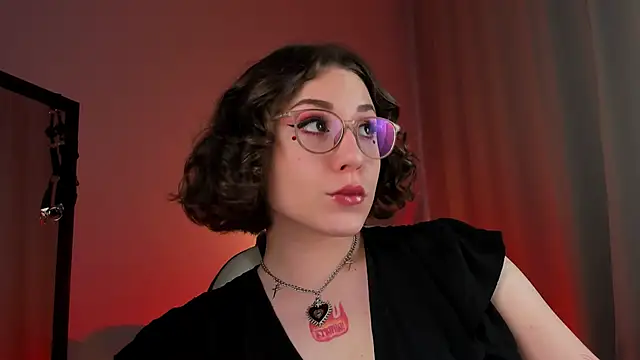 Eva Moss  online show from 03/17/25, 07:02