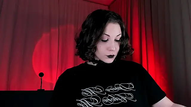 Eva Moss  online show from 10/22/25, 07:24