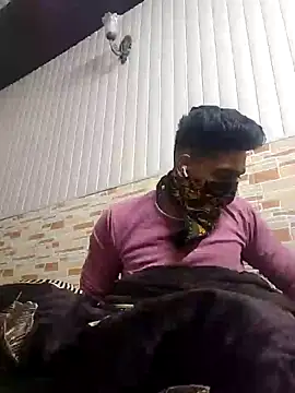 13horny13 online show from 01/25/25, 03:52
