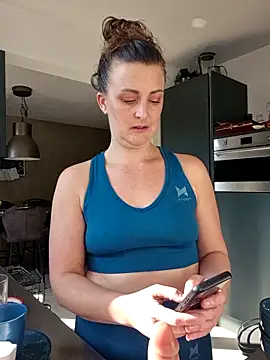 Snapshot of cumtomama chatting on 09/29/25, 09:25 cumtomama online show from 09/29/25, 09:25