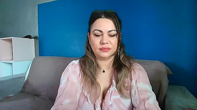 Snapshot of VixenVibesX chatting on 02/02/25, 12:35 VixenVibesX online show from 02/02/25, 12:35