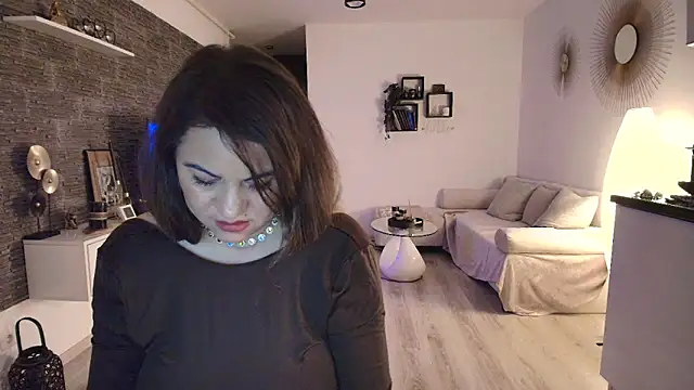 Snapshot of VixenVibesX chatting on 02/17/25, 10:36 VixenVibesX online show from 02/17/25, 10:36