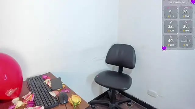 Miiss eva online show from 02/14/25, 11:31