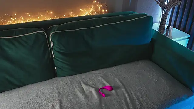 milasmiu online show from 02/18/25, 07:09