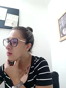 CHARLOTTE 1711 online show from 02/01/25, 04:24