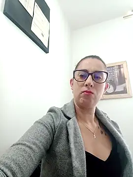 CHARLOTTE 1711 online show from 02/12/25, 12:44