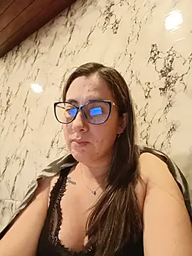 Snapshot of CHARLOTTE_1711 chatting on 07/06/26, 03:03 CHARLOTTE 1711 online show from 07/06/26, 03:03