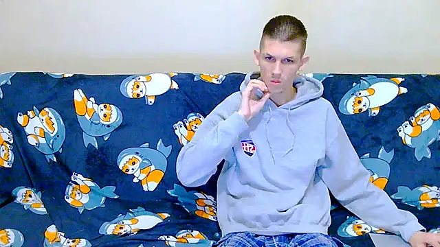 Snapshot of Lester_Broo chatting on 10/10/25, 09:14 Lester Broo online show from 10/10/25, 09:14