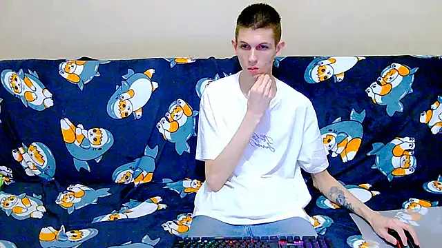 Snapshot of Lester_Broo chatting on 11/26/25, 08:43 Lester Broo online show from 11/26/25, 08:43