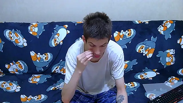 Snapshot of Lester_Broo chatting on 06/13/26, 02:04 Lester Broo online show from 06/13/26, 02:04