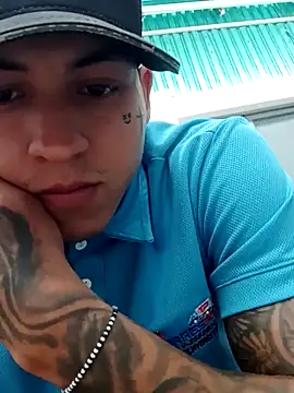 Snapshot of Briangalleta chatting on 09/16/25, 03:02 Briangalleta online show from 09/16/25, 03:02