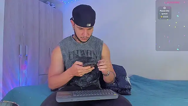 austinoficial online show from 11/20/25, 07:46